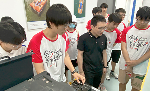北京科技大學(xué)暑期社會實踐團來訪博雅工道